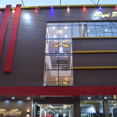 Hotel Royal Treat Kolhápur Kültér fotó