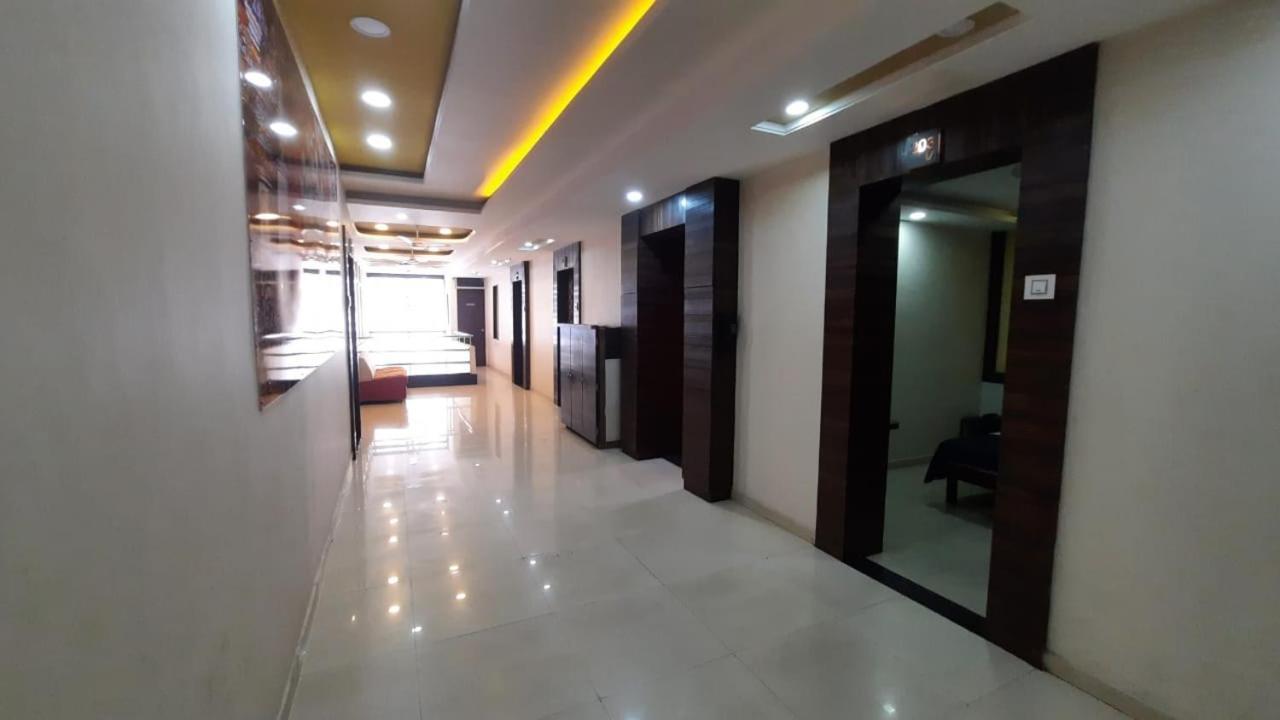 Hotel Royal Treat Kolhápur Kültér fotó