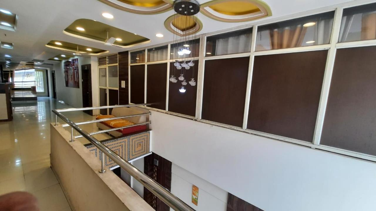 Hotel Royal Treat Kolhápur Kültér fotó