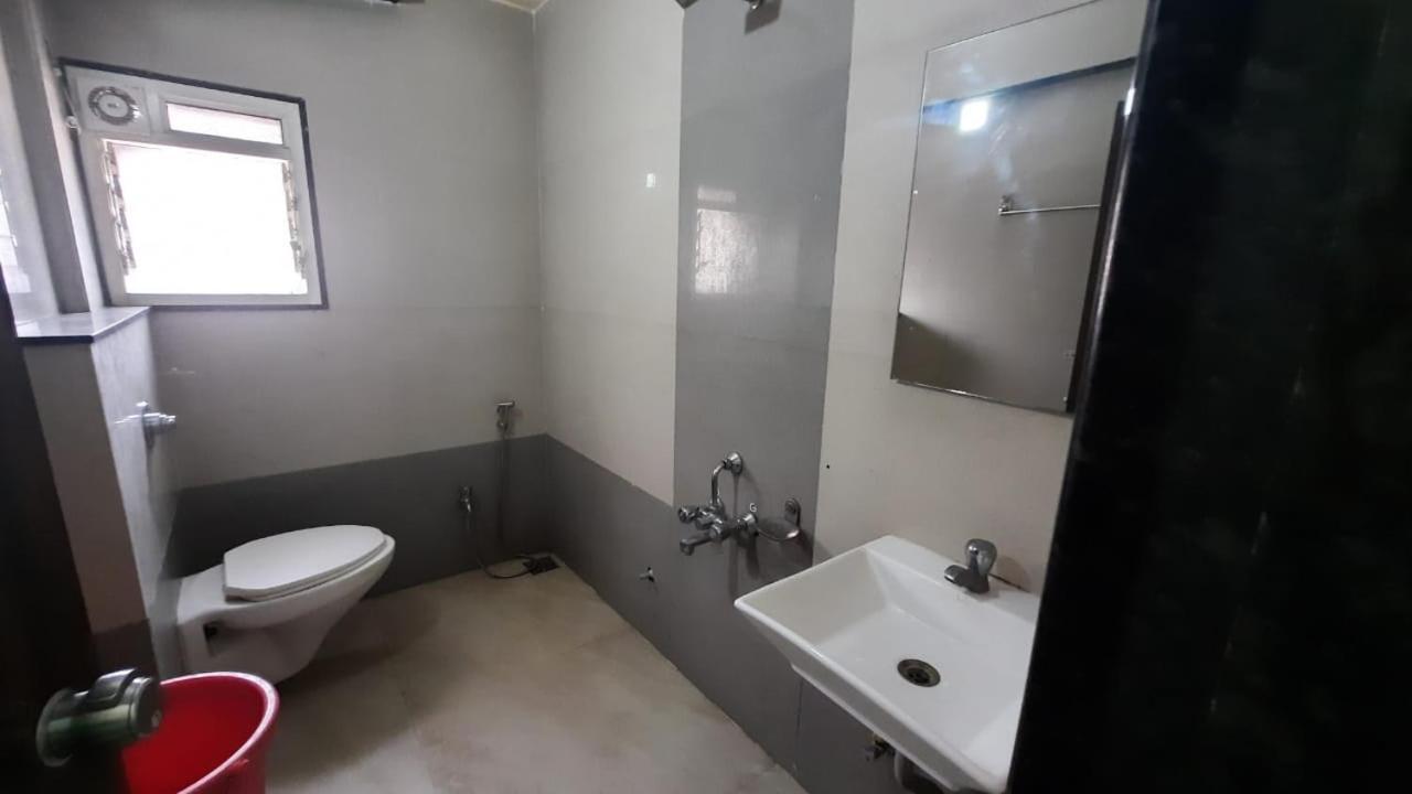 Hotel Royal Treat Kolhápur Kültér fotó