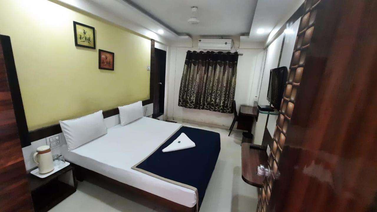 Hotel Royal Treat Kolhápur Kültér fotó