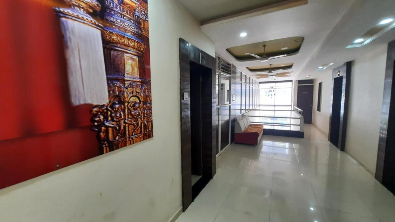 Hotel Royal Treat Kolhápur Kültér fotó