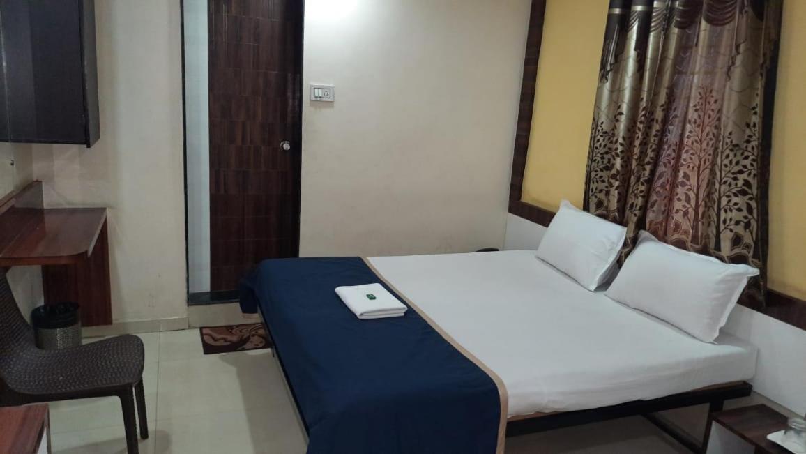 Hotel Royal Treat Kolhápur Kültér fotó