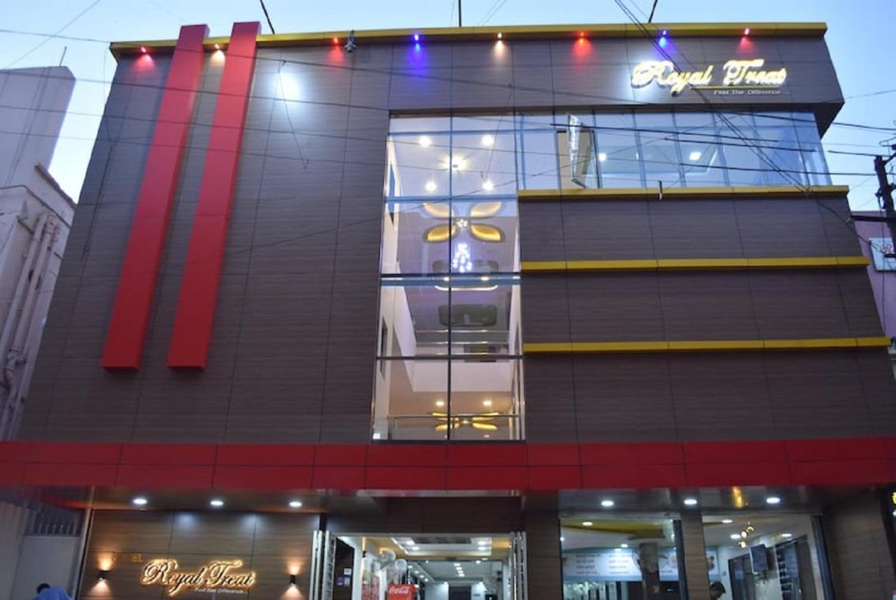 Hotel Royal Treat Kolhápur Kültér fotó