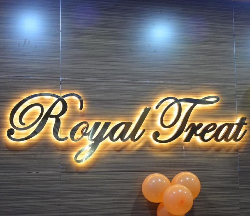 Hotel Royal Treat Kolhápur Kültér fotó