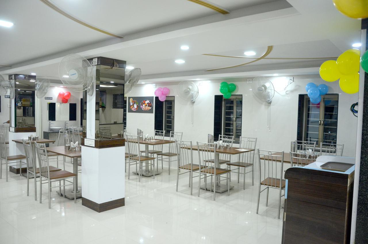 Hotel Royal Treat Kolhápur Kültér fotó
