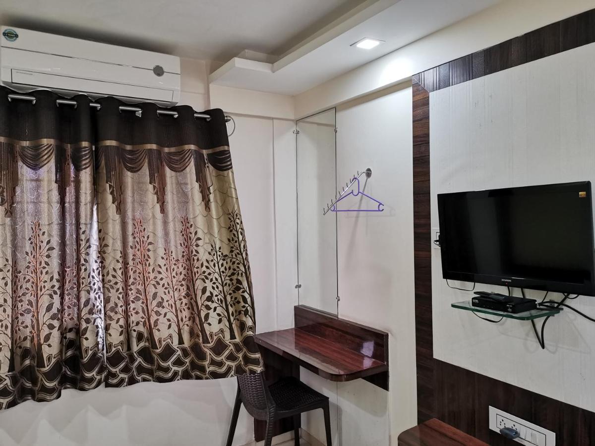 Hotel Royal Treat Kolhápur Kültér fotó