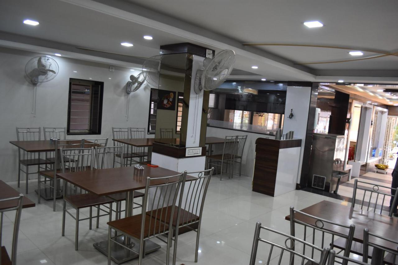 Hotel Royal Treat Kolhápur Kültér fotó